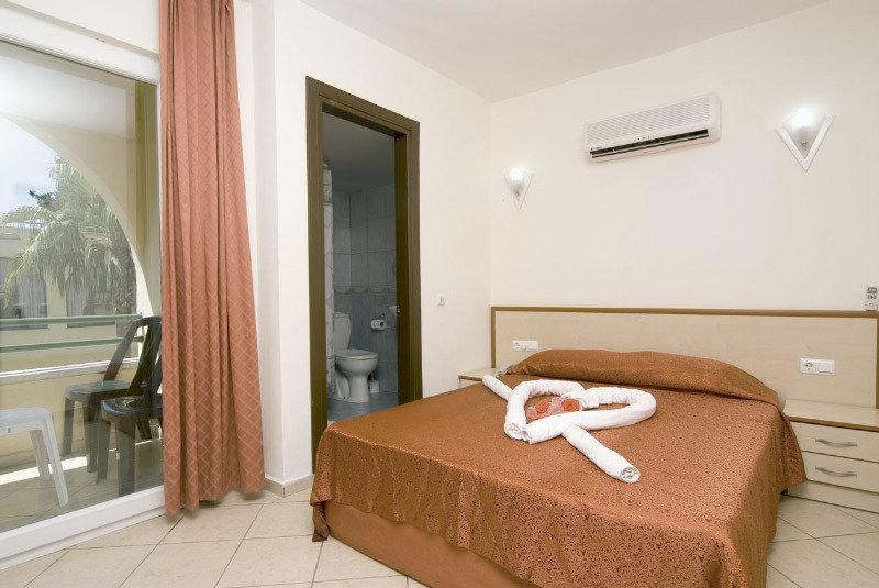 Hotel Golden Sun เบลดิบี ภายนอก รูปภาพ